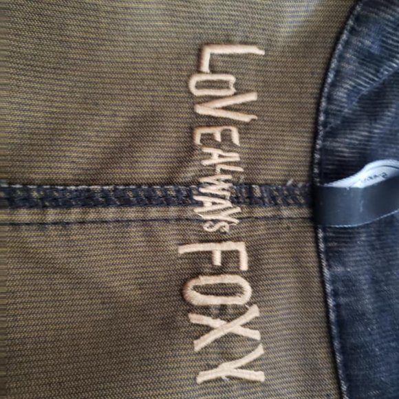Foxy Jeans Acid-Wash Long, Corduroy Jacket - Picture 9 of 10